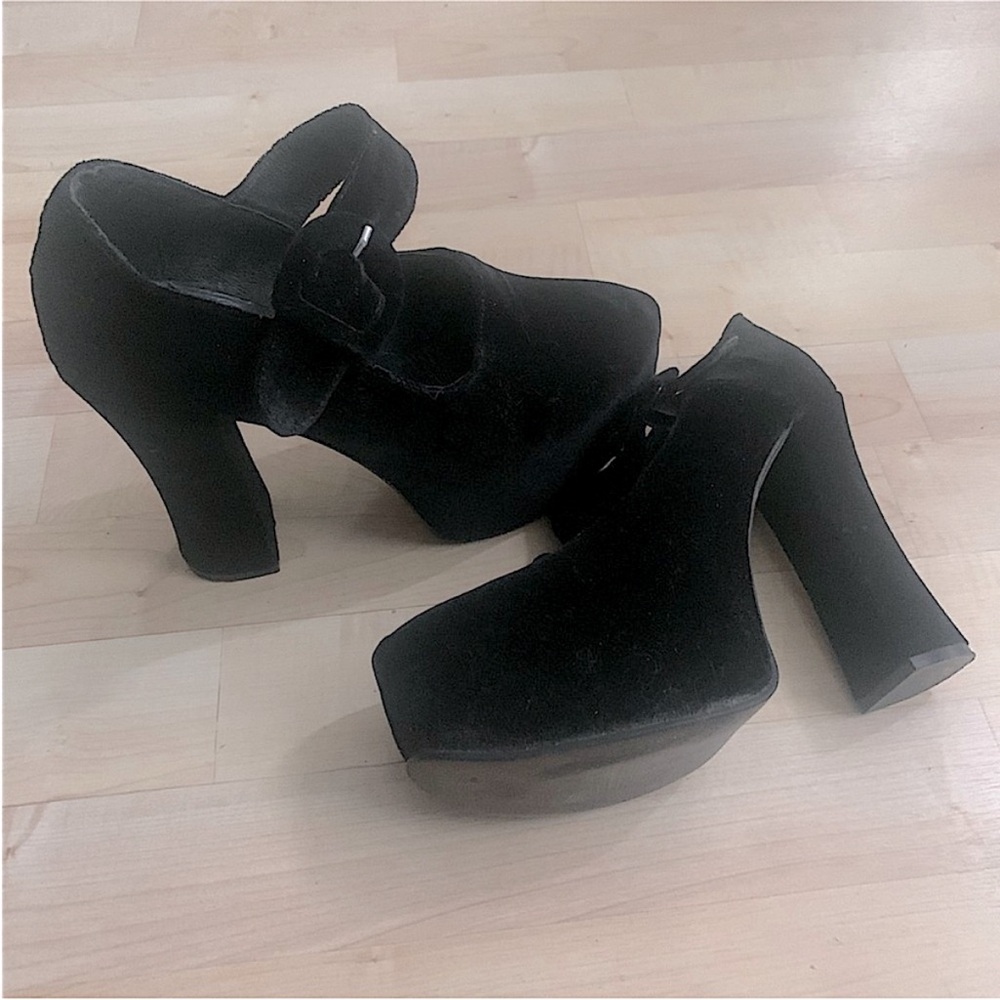 Unique Vintage Miista Velvet Heels.